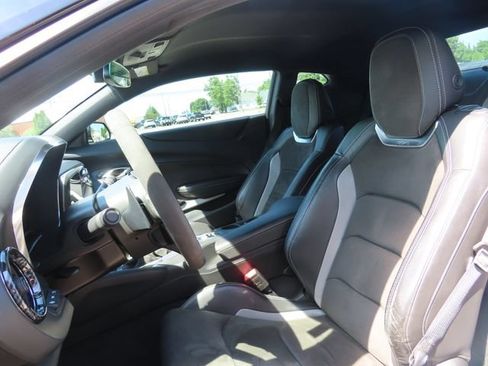 Used 2018 Chevrolet Camaro SS RWD image 17