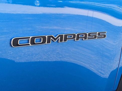 Used 2025 Jeep Compass Limited AWD/4WD image 10