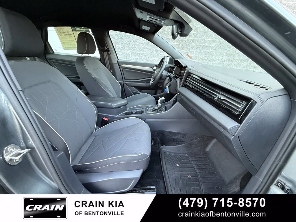 Used 2025 Volkswagen Jetta Sport FWD image 27