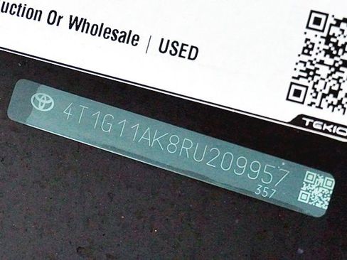 Used 2024 Toyota Camry SE image 32