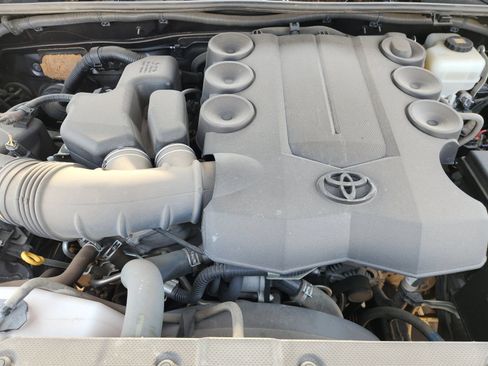 Used 2018 Toyota 4Runner SR5 Premium AWD/4WD image 36