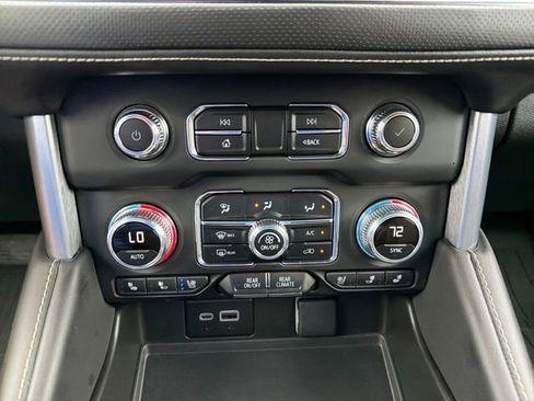 Certified 2024 GMC Yukon SLT w/ SLT Premium Package image 15