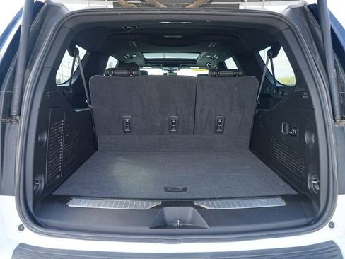 Used 2022 Chevrolet Suburban RST w/ Luxury Package AWD/4WD image 15