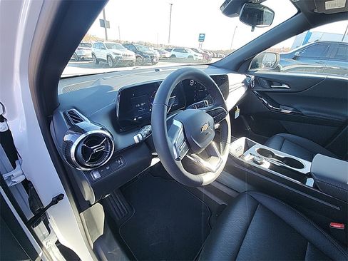 New 2026 Chevrolet Equinox LT w/ Convenience Package II image 14