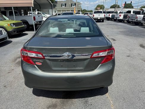 Used 2012 Toyota Camry XLE FWD image 5