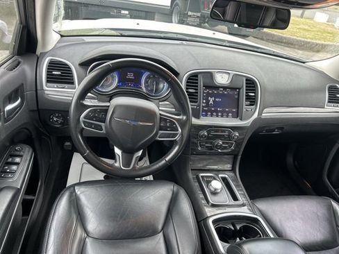 Used 2021 Chrysler 300 Touring L image 26