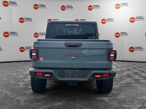 Used 2024 Jeep Gladiator Mojave w/ Convenience Group AWD/4WD image 4
