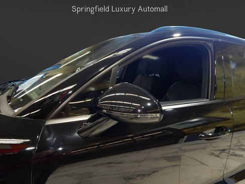 Used 2022 Porsche Macan image 12