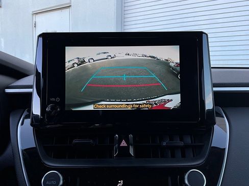 Used 2025 Toyota Corolla Cross LE image 30