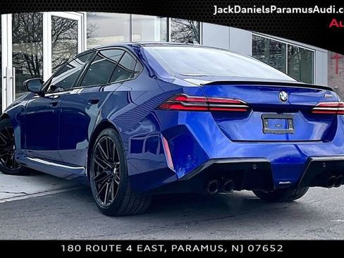 Used 2025 BMW M5 w/ Carbon Package image 10