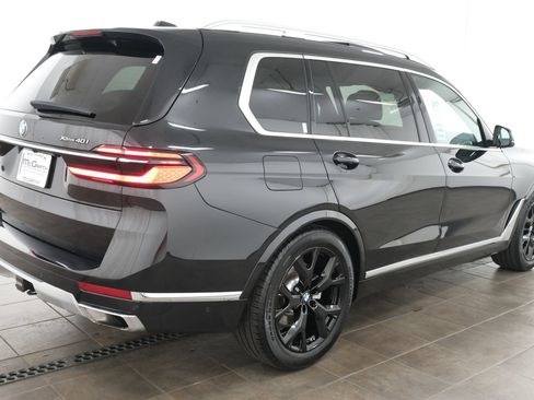 Used 2024 BMW X7 xDrive40i w/ Premium Package AWD/4WD image 5