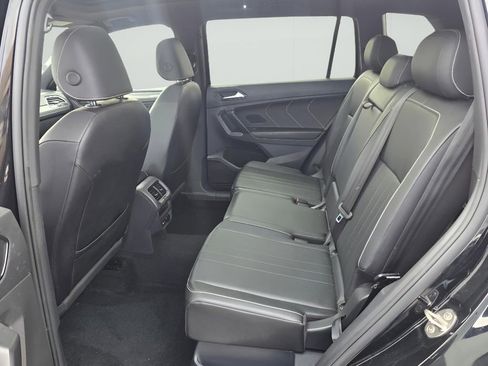 Used 2022 Volkswagen Tiguan SE R-Line image 11