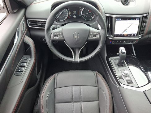 Used 2024 Maserati Levante GT Ultima AWD/4WD image 7