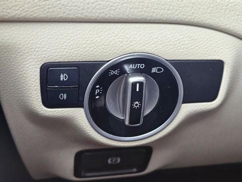 Used 2016 Mercedes-Benz GLA 250 GLA 250 image 19