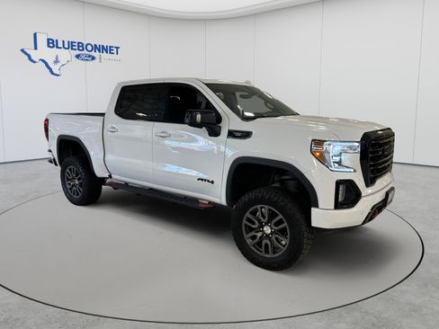 Used 2021 GMC Sierra 1500 AT4 w/ AT4 Value Package AWD/4WD image 2