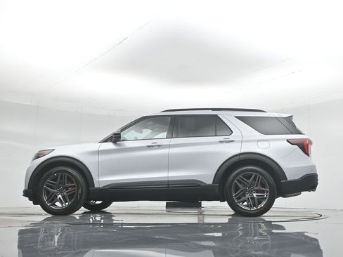 New 2026 Ford Explorer ST w/ Sun And Sound Package image 54