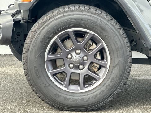 Used 2021 Jeep Gladiator Overland w/ Popular Equipment Package image 29