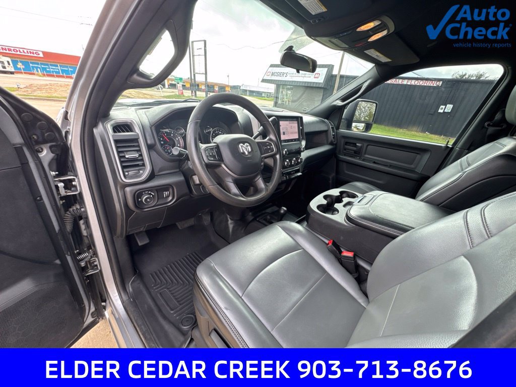 Used 2024 RAM 3500 Tradesman w/ Chrome Appearance Group AWD/4WD image 14