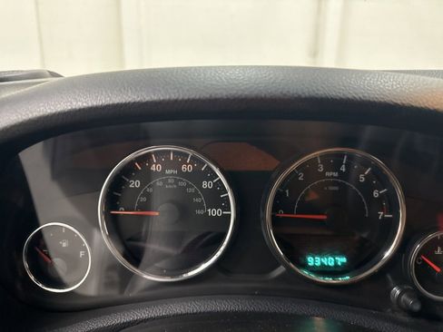 Used 2017 Jeep Wrangler Unlimited Sahara image 39