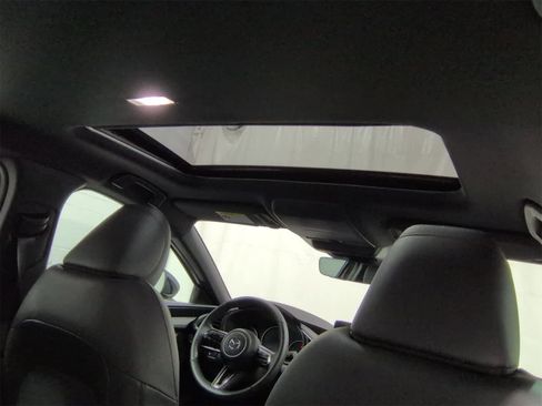 Certified 2025 MAZDA MAZDA3 Hatchback w/Premium Plus Pkg image 23