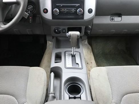 Used 2015 Nissan Frontier SV AWD/4WD image 21