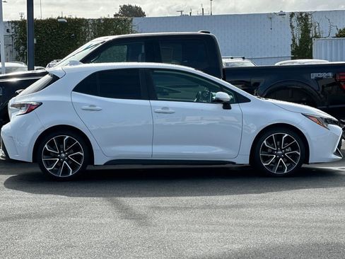 Used 2022 Toyota Corolla XSE FWD image 2