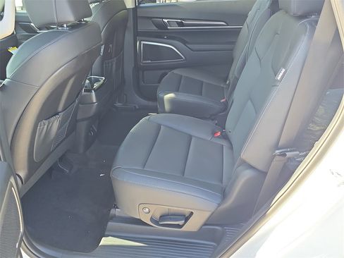 New 2025 Kia Telluride S image 19