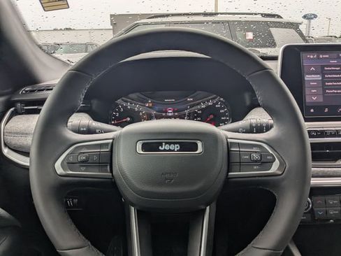 Used 2025 Jeep Compass Latitude w/ Convenience Group image 22