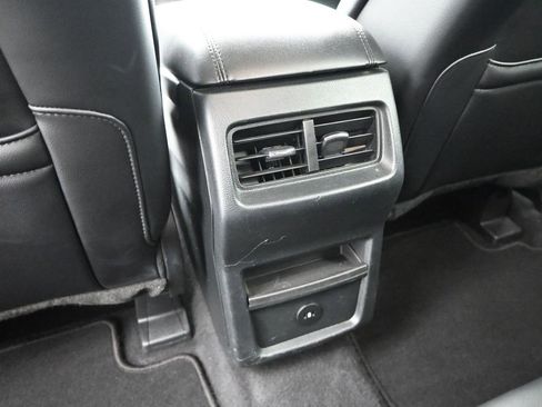 Used 2024 Ford Edge SEL image 13