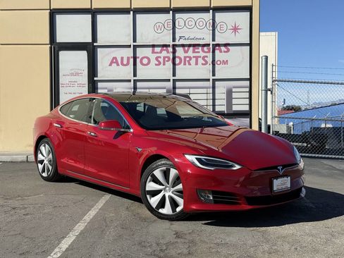 Used 2020 Tesla Model S Long Range Plus image 2