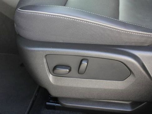 Used 2023 Buick Envision Essence FWD image 11