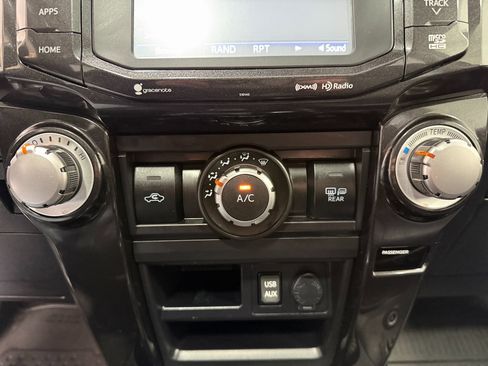 Used 2018 Toyota 4Runner TRD Off-Road Premium image 15