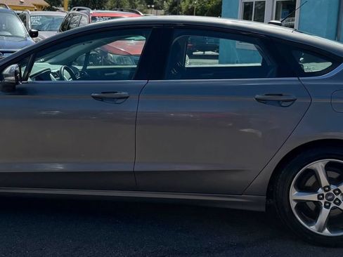 Used 2013 Ford Fusion SE FWD image 6
