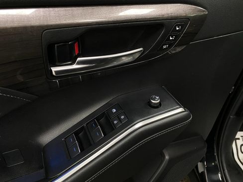 Used 2022 Toyota Highlander Platinum image 34