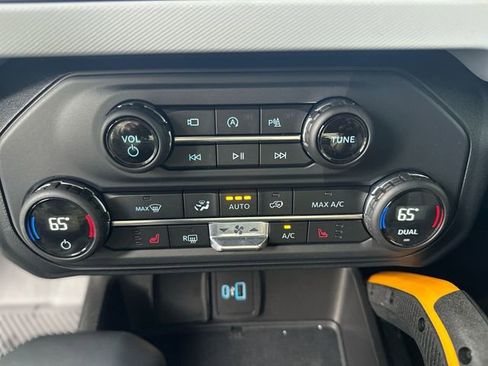 Certified 2023 Ford Bronco Badlands w/ Sasquatch Package AWD/4WD image 20