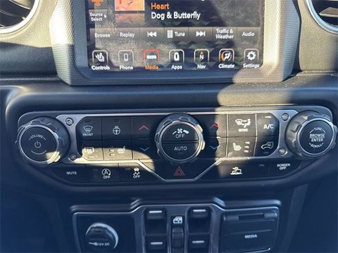 Used 2020 Jeep Gladiator Overland image 18