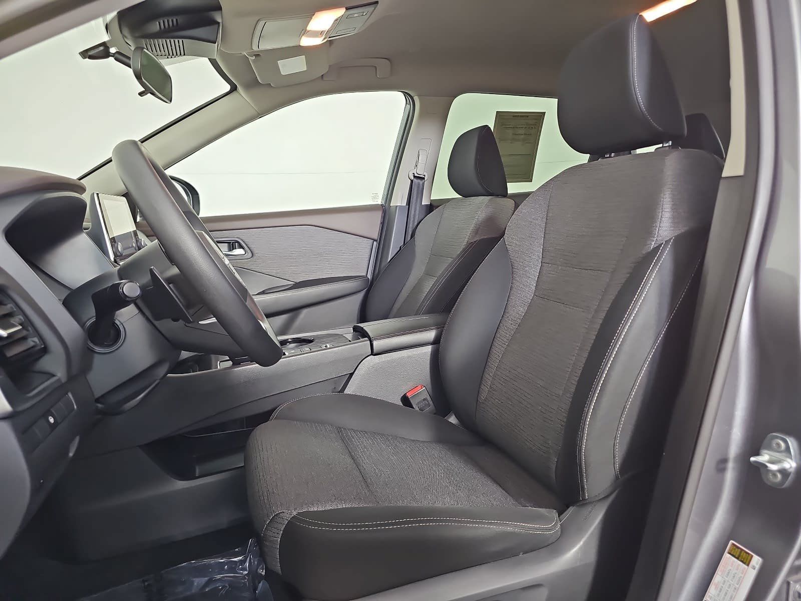 Used 2023 Nissan Rogue SV FWD image 14