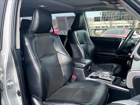 Used 2020 Toyota 4Runner 4WD image 7