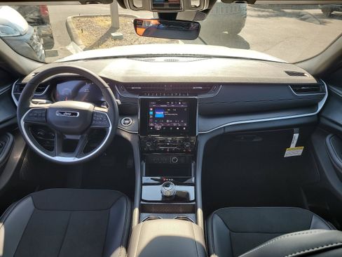 New 2025 Jeep Grand Cherokee Altitude RWD image 11