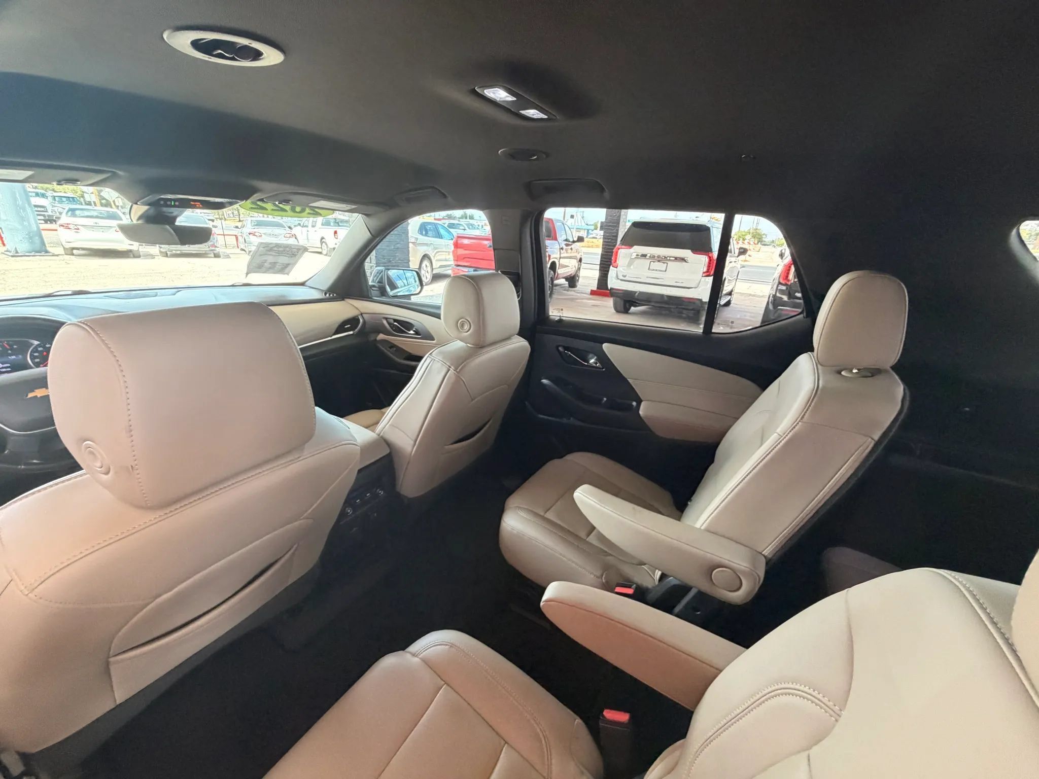 Used 2022 Chevrolet Traverse LT w/ LT Premium Package FWD image 25