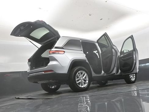 New 2026 Jeep Grand Cherokee Laredo w/ Trailer Tow Package AWD/4WD image 53