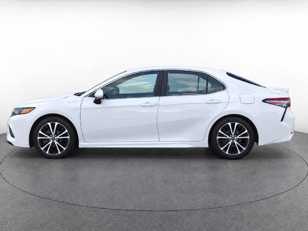 Used 2018 Toyota Camry SE w/ Convenience Package FWD image 4