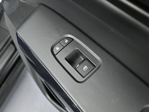 Used 2024 Nissan Pathfinder SV FWD image 46