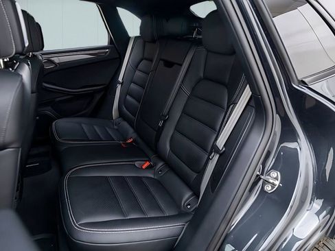 Used 2025 Porsche Macan GTS image 27