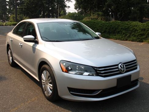 Used 2014 Volkswagen Passat 2.5 S FWD image 2