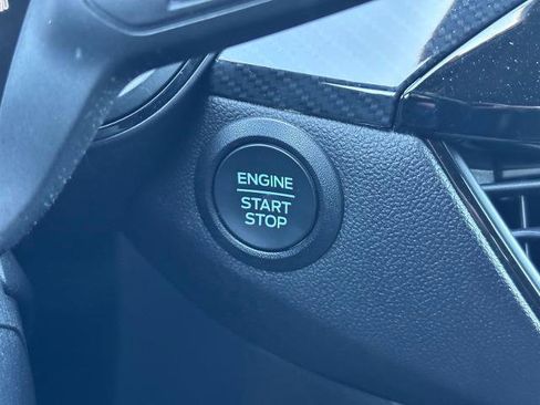 Certified 2025 Ford Escape ST-Line AWD/4WD image 21