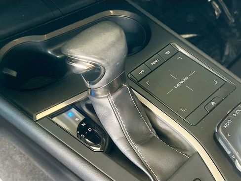 Used 2019 Lexus UX 250h image 24