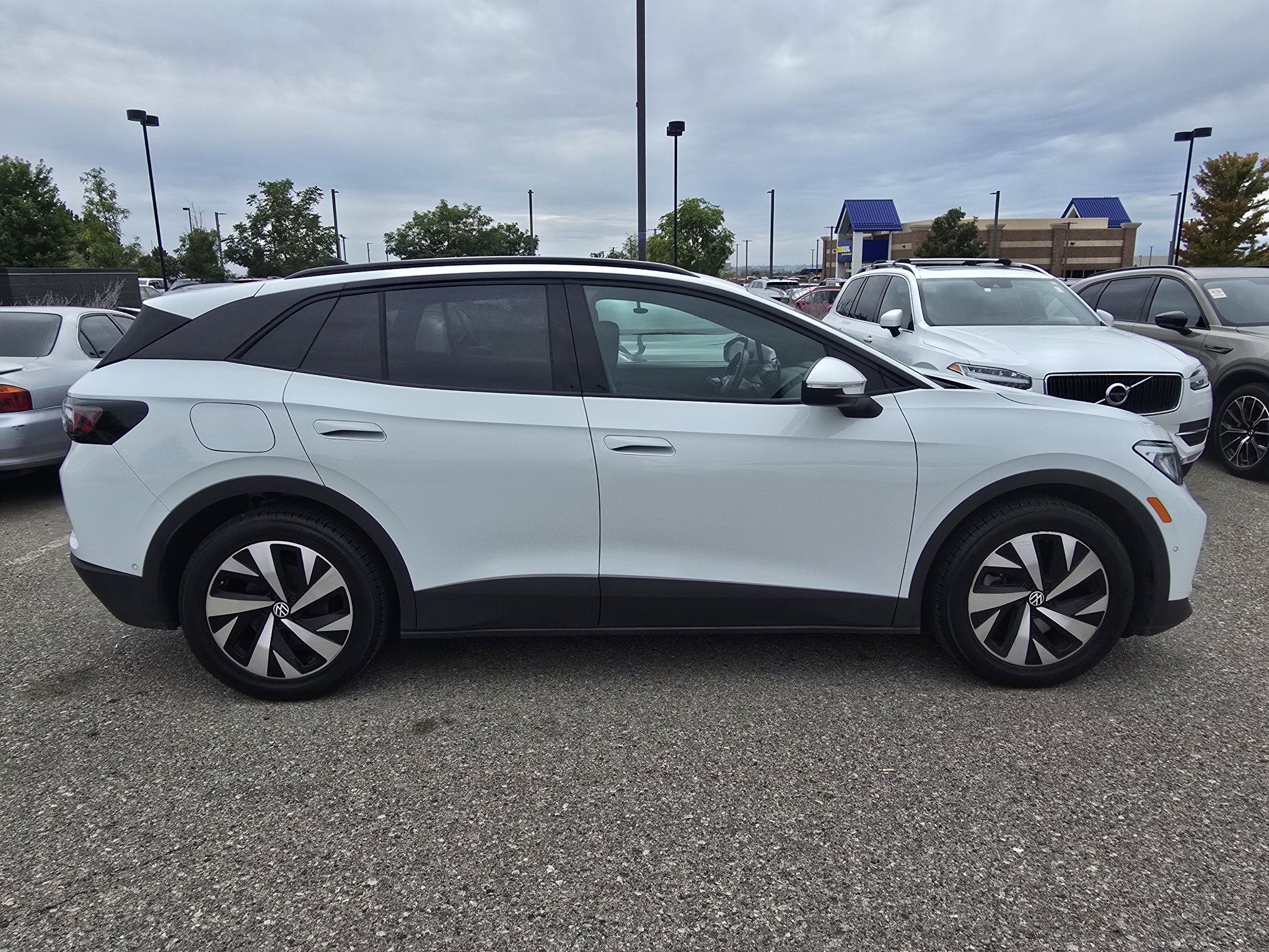 Used 2024 Volkswagen ID.4 2WD image 17