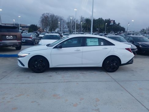 New 2026 Hyundai Elantra Sport FWD image 4