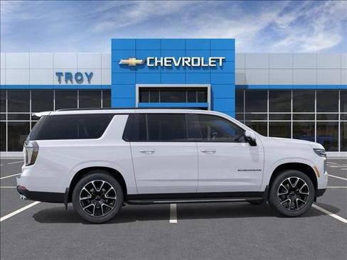 New 2026 Chevrolet Suburban RST AWD/4WD image 5